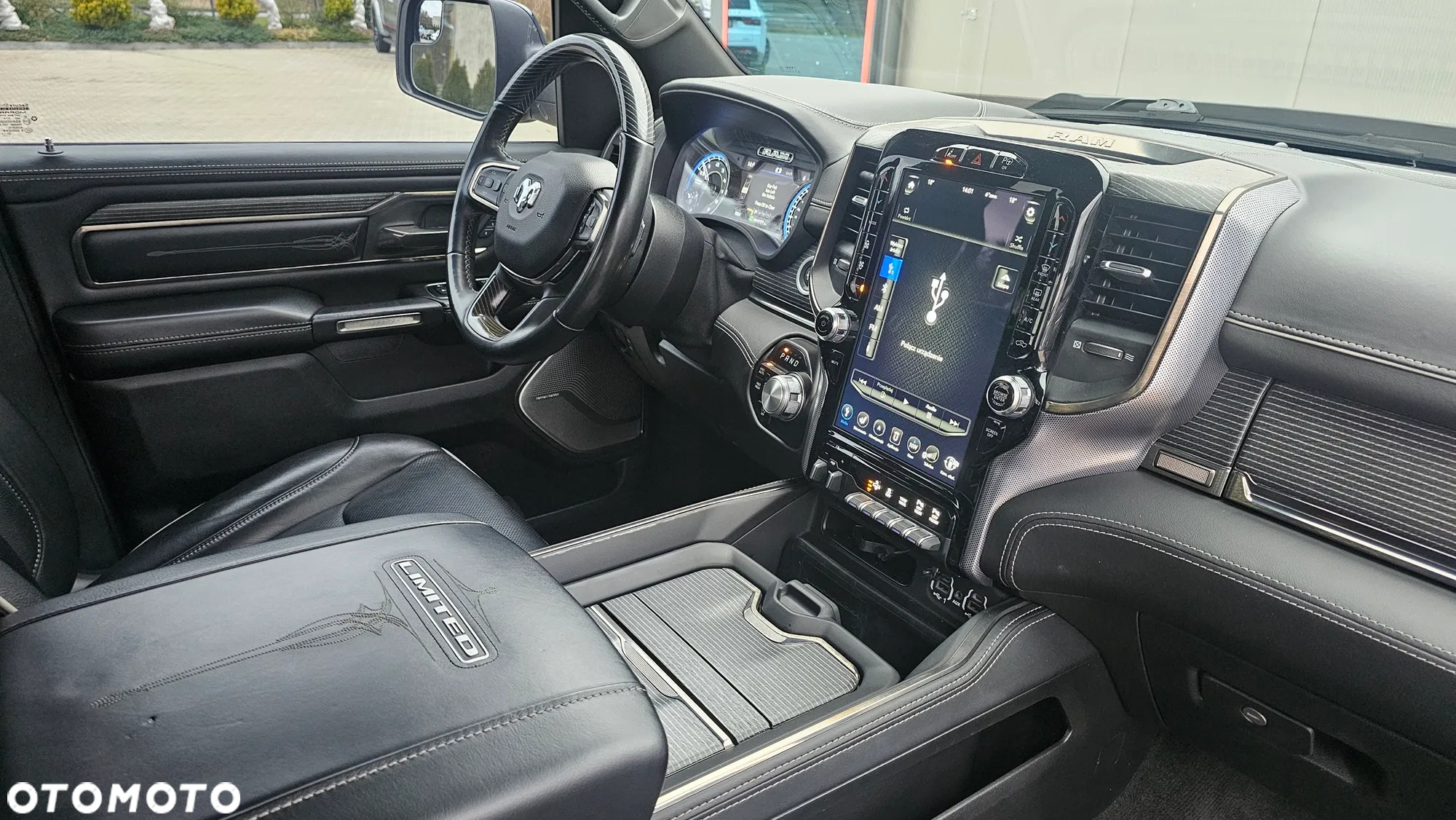 Dodge RAM 1500 5.7 4x4 - 16