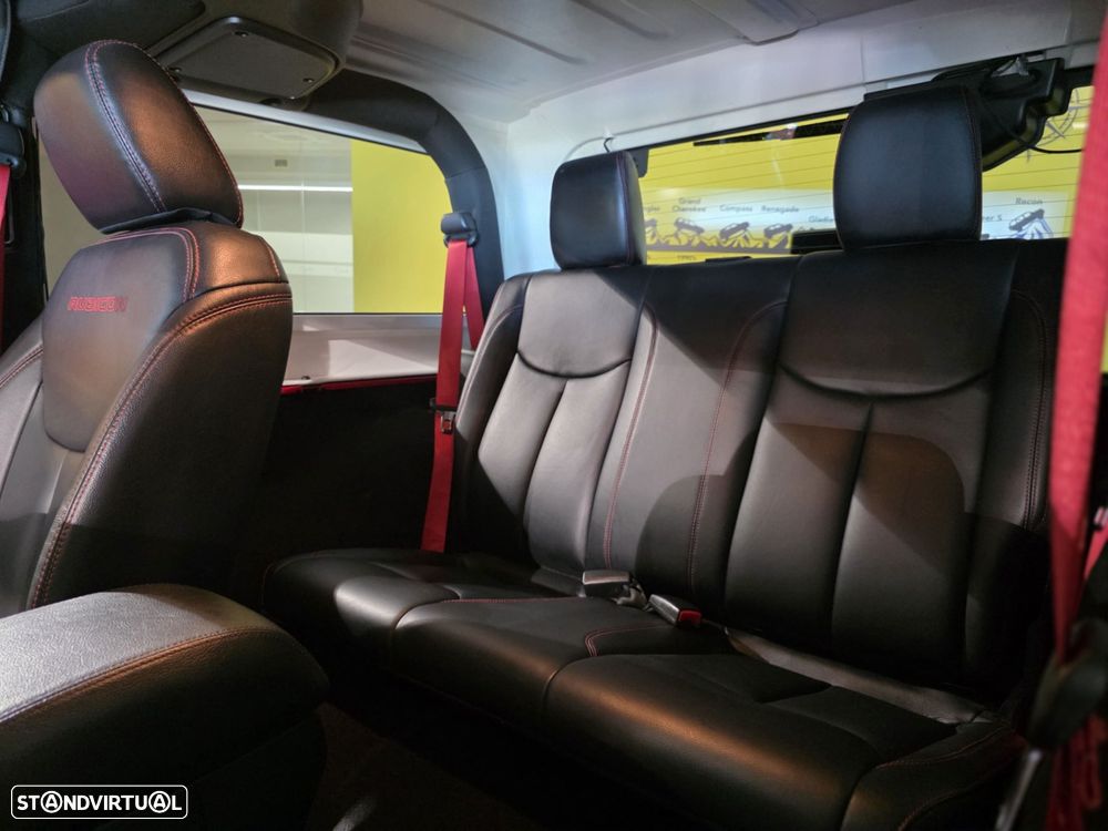 Jeep Wrangler Unlimited 2.8 CRD Recon AT - 32
