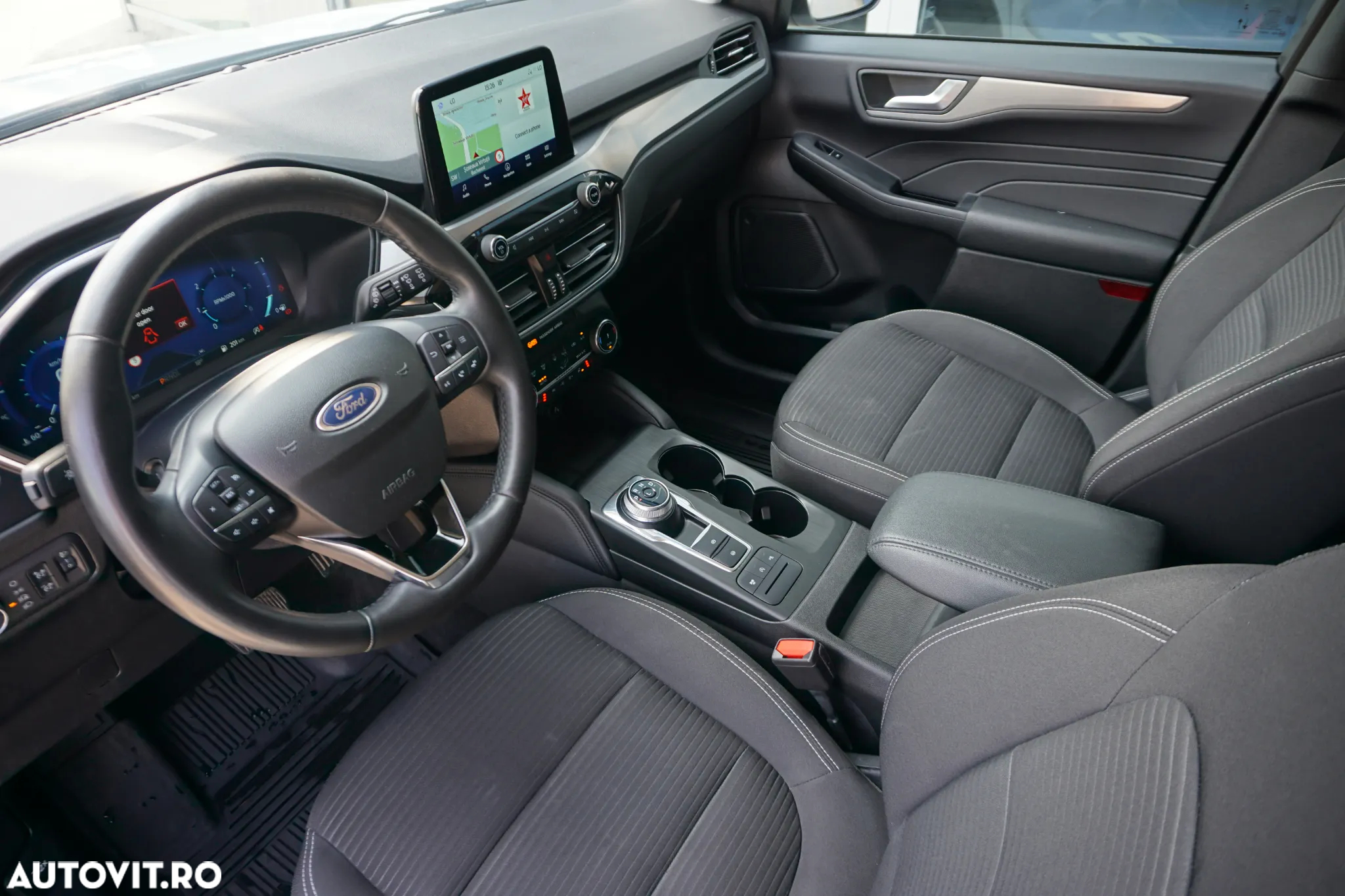 Ford Kuga - 8