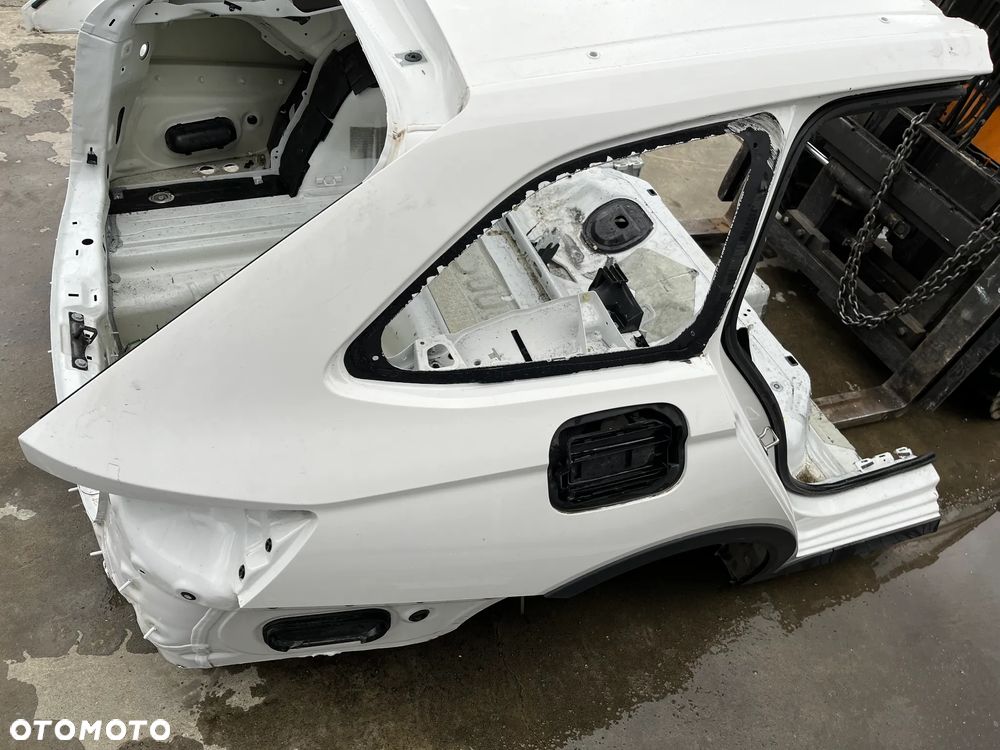 SKODA OCTAVIA 4 IV SCOUT KOMBI BŁOTNIK PRAWY/LEWY TYŁ ĆWIARTKA LF9E - 2