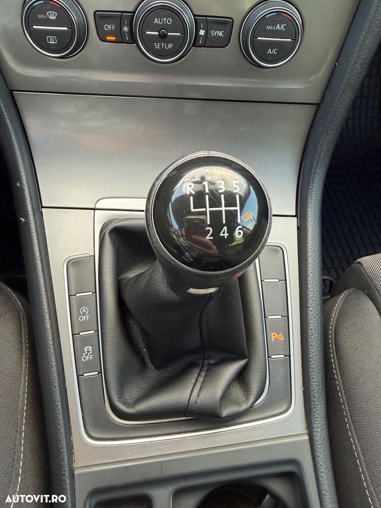 Volkswagen Golf - 5