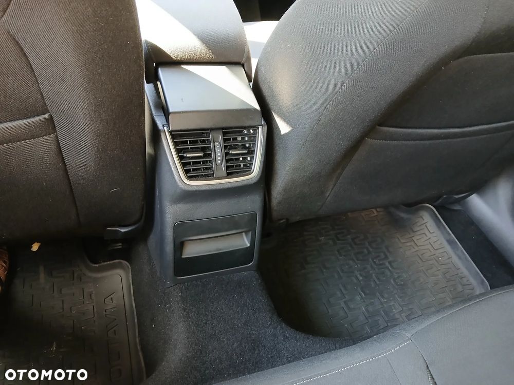 Skoda Octavia 1.4 TSI Ambition - 23