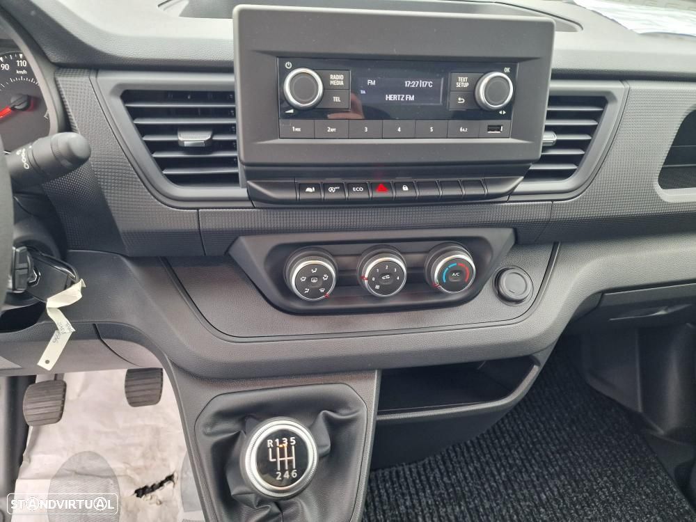 Renault Trafic L1H1 2.0 dci 120CV - 17