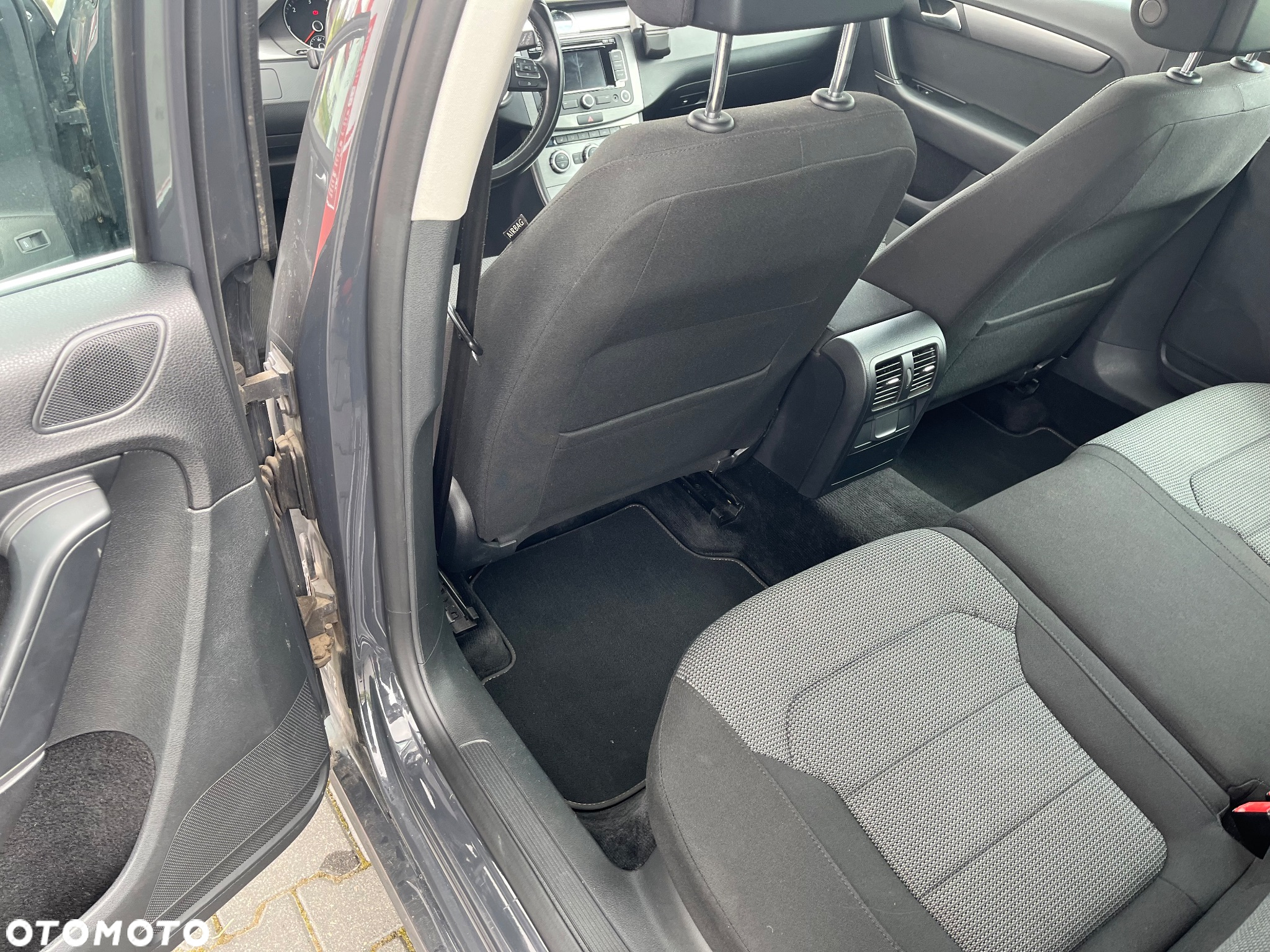 Volkswagen Passat - 14
