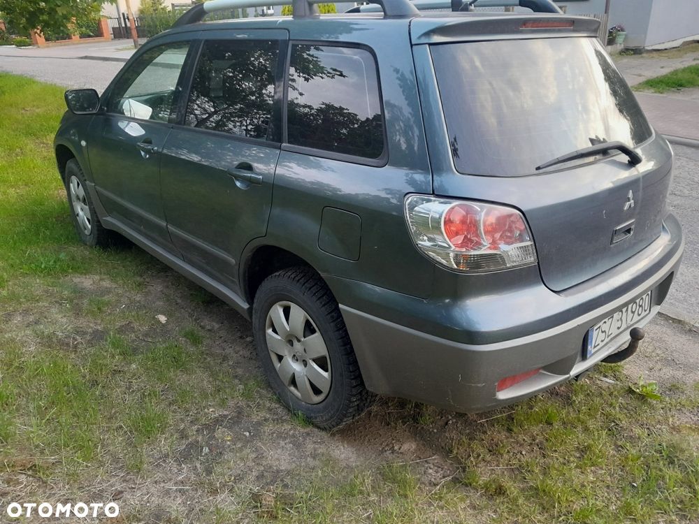 Mitsubishi Outlander - 3