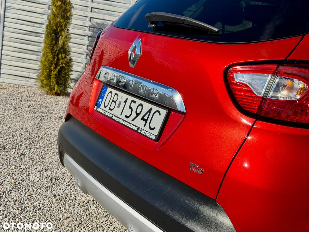 Renault Captur 1.2 TCe Helly Hansen EDC - 23