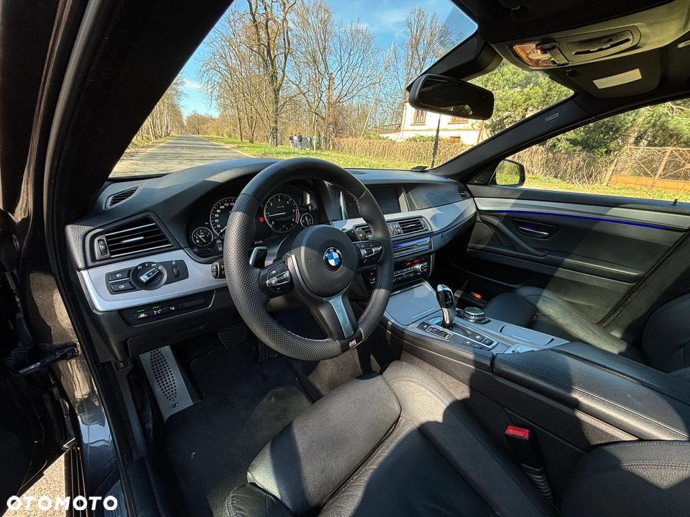 BMW Seria 5 520d xDrive - 17