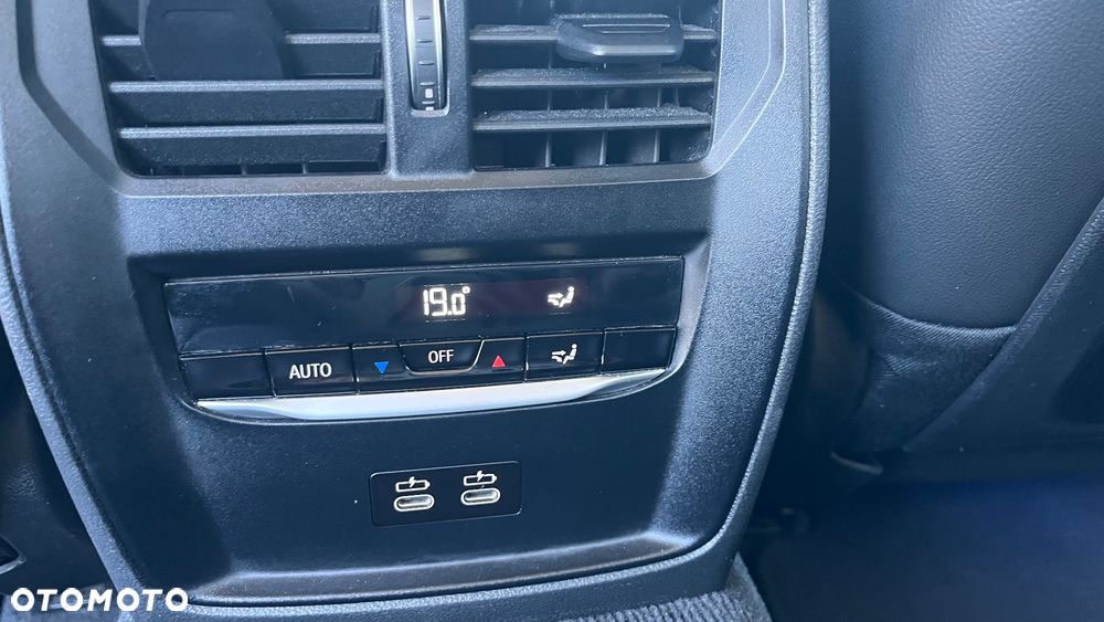 BMW Seria 3 320d Luxury Line Purity sport - 27