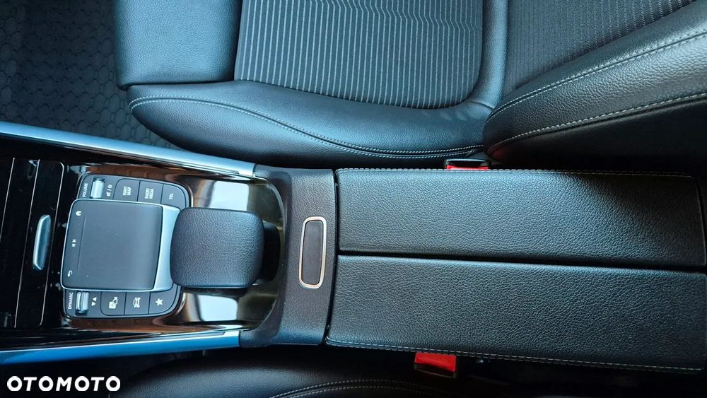 Mercedes-Benz Klasa B 180 Progressive 7G-DCT - 26