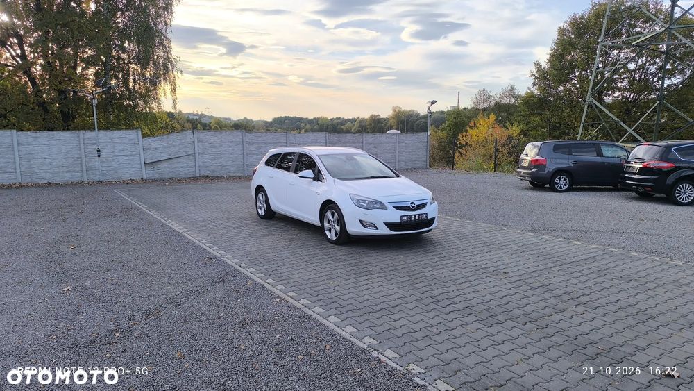 Opel Astra 2011