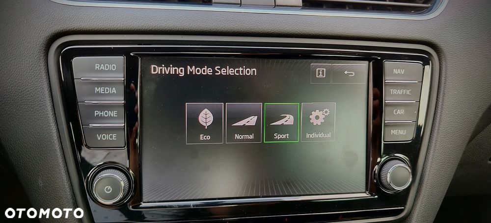 Skoda Octavia 2.0 TSI RS - 20