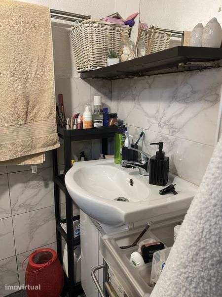 T0 quarto,sala cozinha e wc com agua e luz incluido - Grande imagem: 5/7