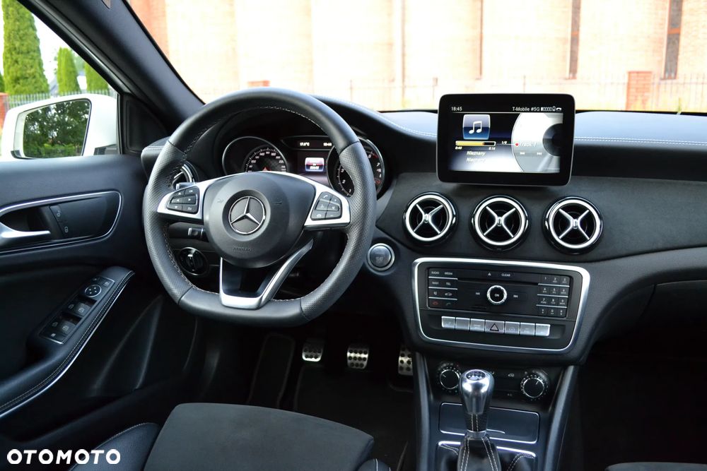 Mercedes-Benz Klasa A 200 AMG Line - 25