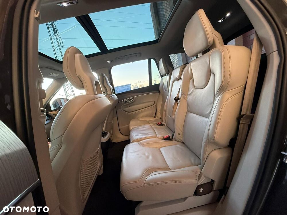 Volvo XC 90 - 13
