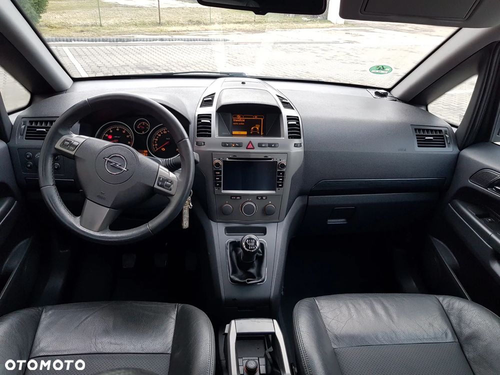 Opel Zafira 2.2 Cosmo - 12