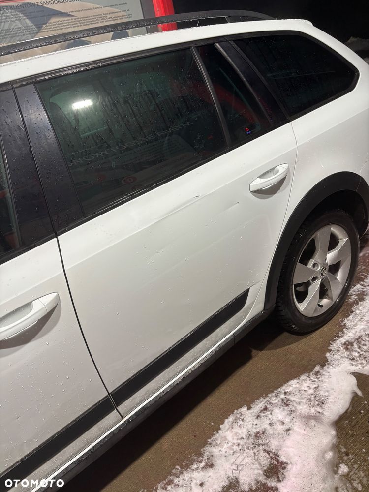 Skoda Octavia Scout 2.0 TDI 4x4 - 23