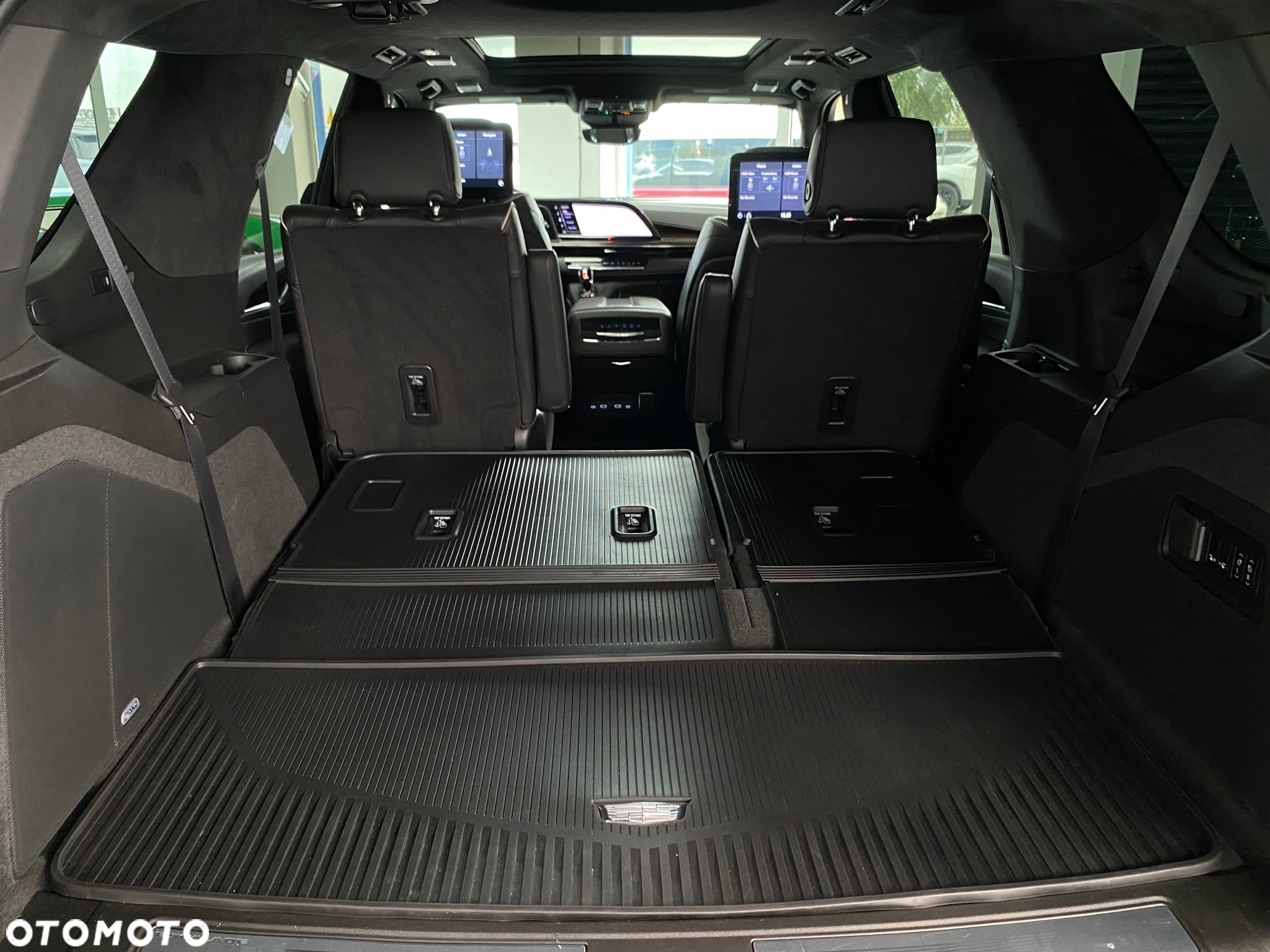 Cadillac Escalade 6.2 V8 AWD AT Platinum - 33