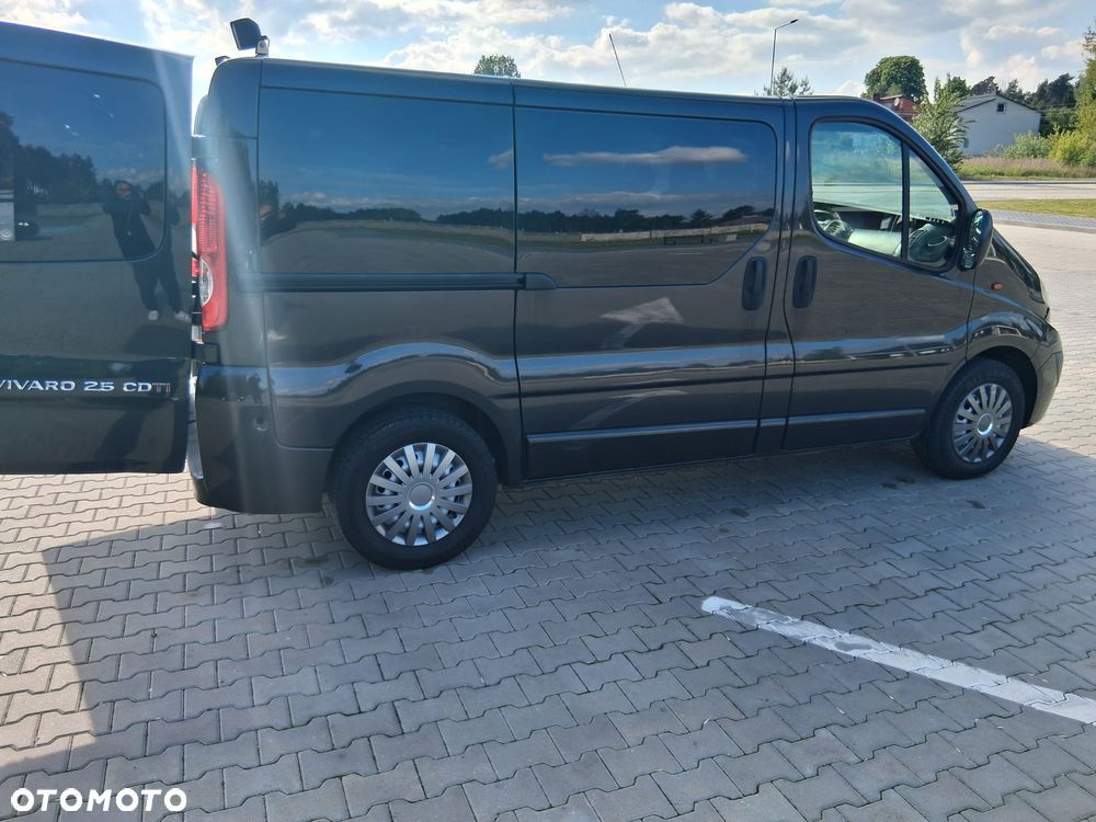 Opel Vivaro - 8