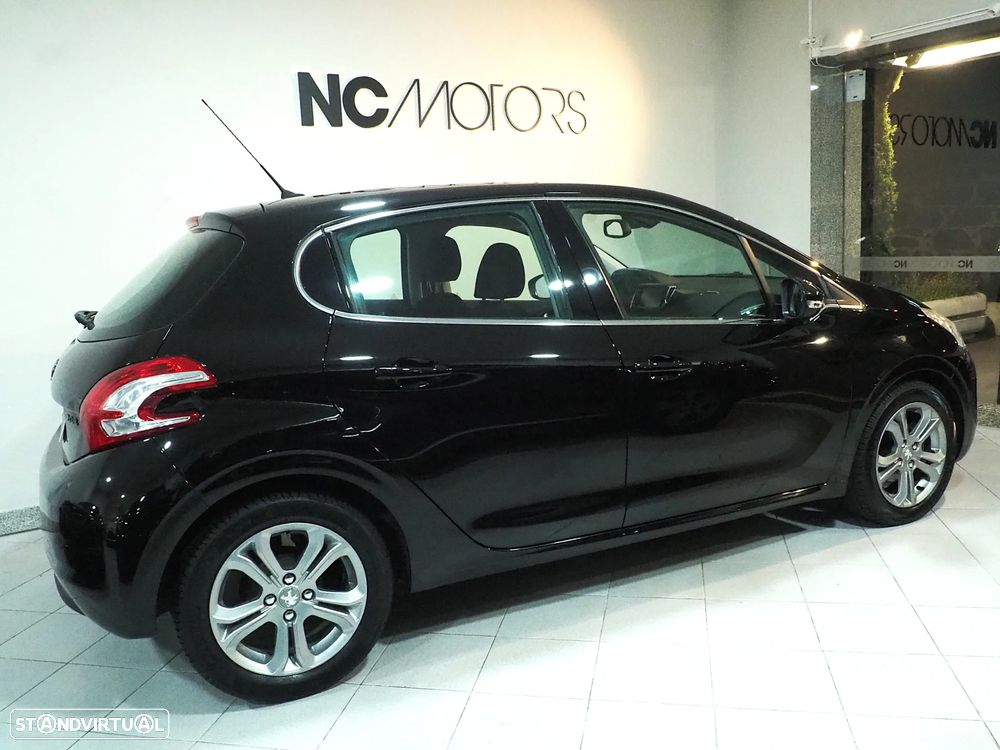 Peugeot 208 82 VTI Allure - 3