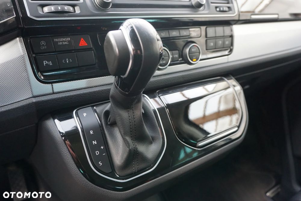 Volkswagen Multivan - 27