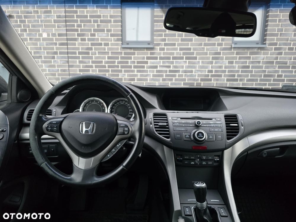 Honda Accord 2.0 Executive - 27