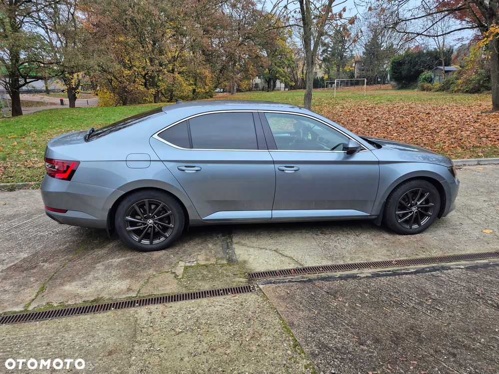 Skoda Superb 2.0 TDI Ambition DSG - 14
