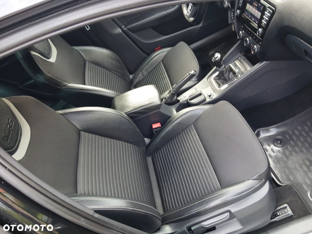 Skoda Octavia 2.0 TDI RS - 20