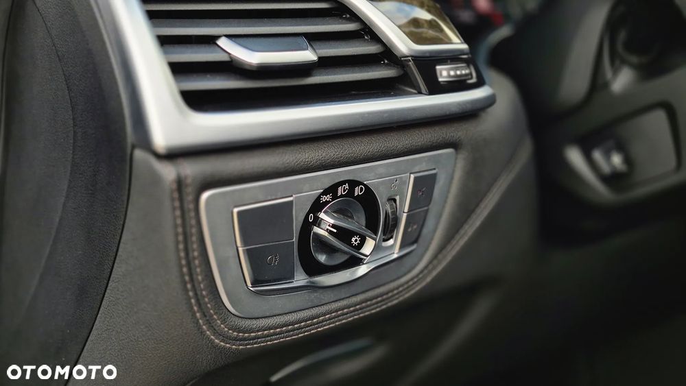 BMW Seria 7 750d xDrive sport - 16