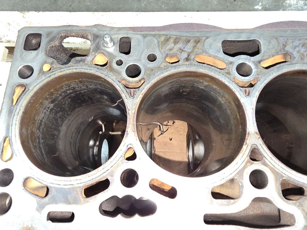BLOK SILNIKA AUDI VOLKSWAGEN SEAT SKODA 2.0 TDI CRL 03N023A 8/26 - 6