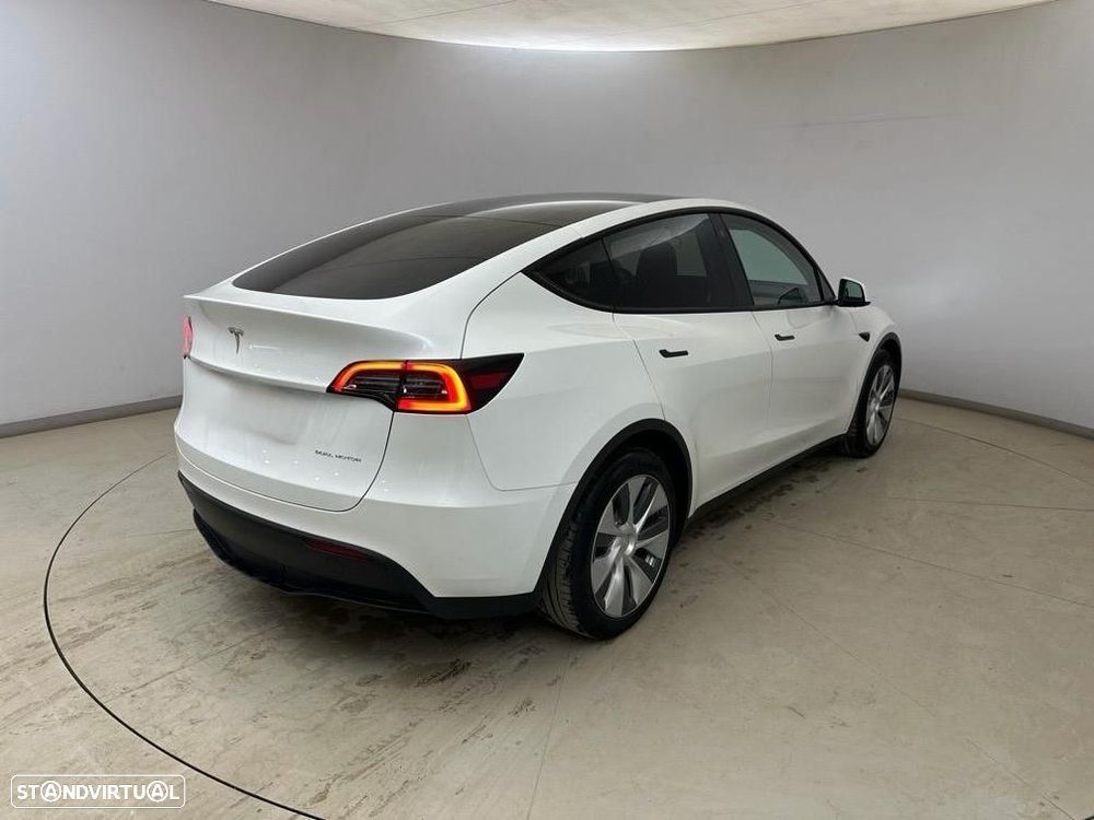Tesla Model Y Long Range Dual Motor AWD - 3
