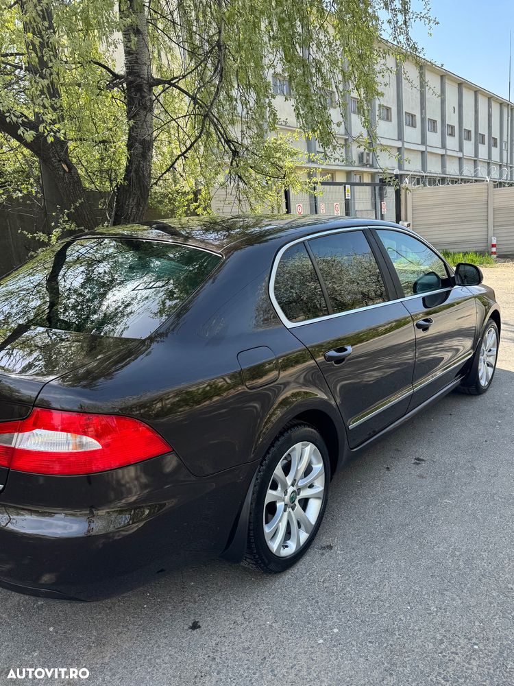 Skoda Superb 2.0 TDI Elegance 4x4 - 3