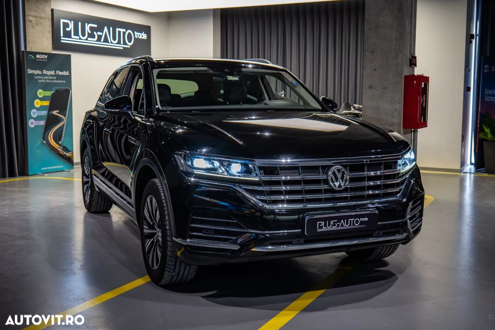 Volkswagen Touareg - 1