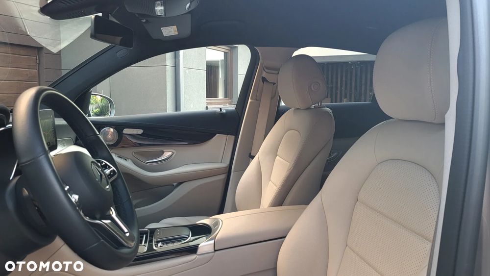 Mercedes-Benz GLC 200 4Matic 9G-TRONIC Exclusive - 9