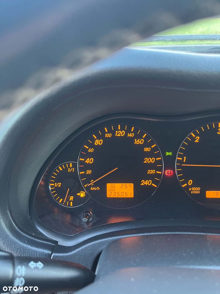 Toyota Avensis - 7