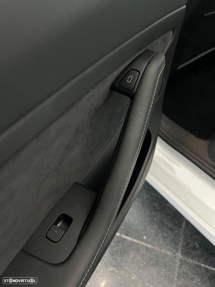 Tesla Model 3 - 11