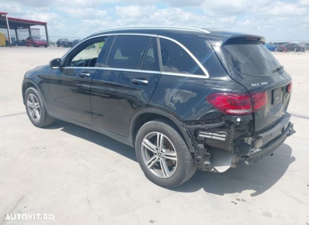 Mercedes-Benz GLC 300 4MATIC 9G-TRONIC - 3