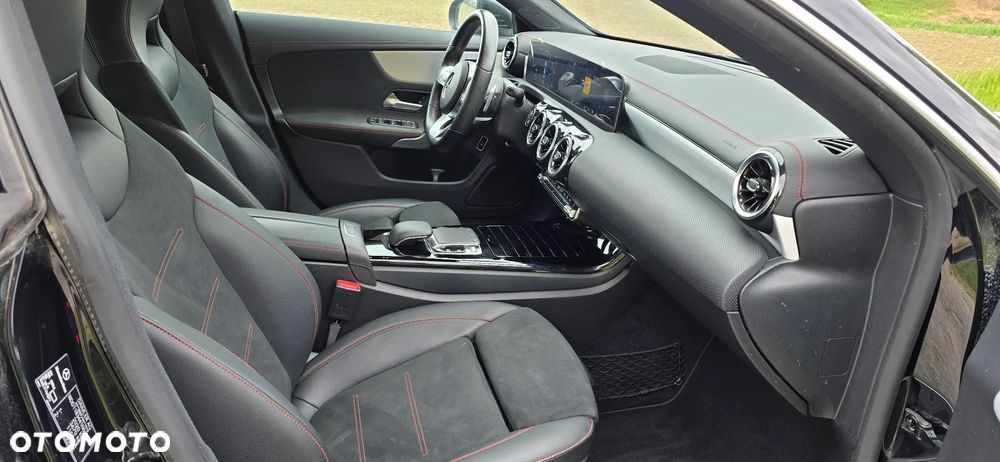 Mercedes-Benz CLA 220 AMG Line 7G-DCT - 11