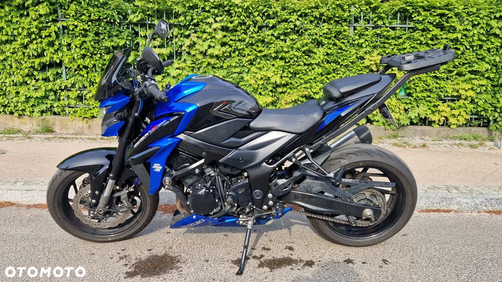 Suzuki GSX - 2
