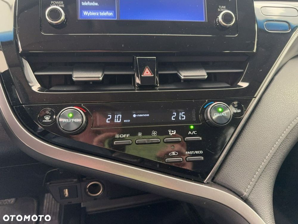 Toyota Camry - 21