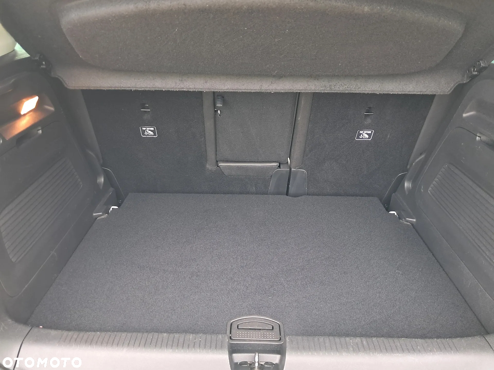 Opel Crossland X - 12