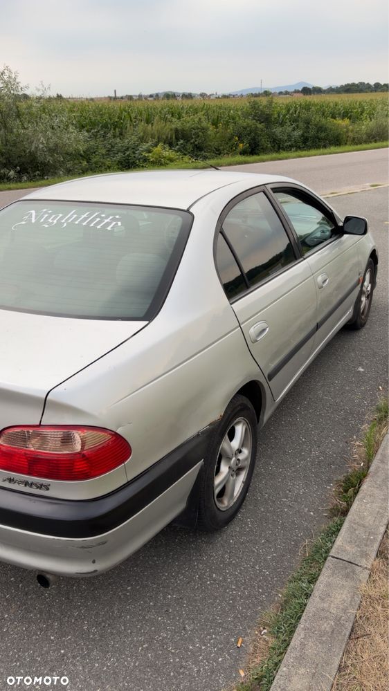 Toyota Avensis - 5