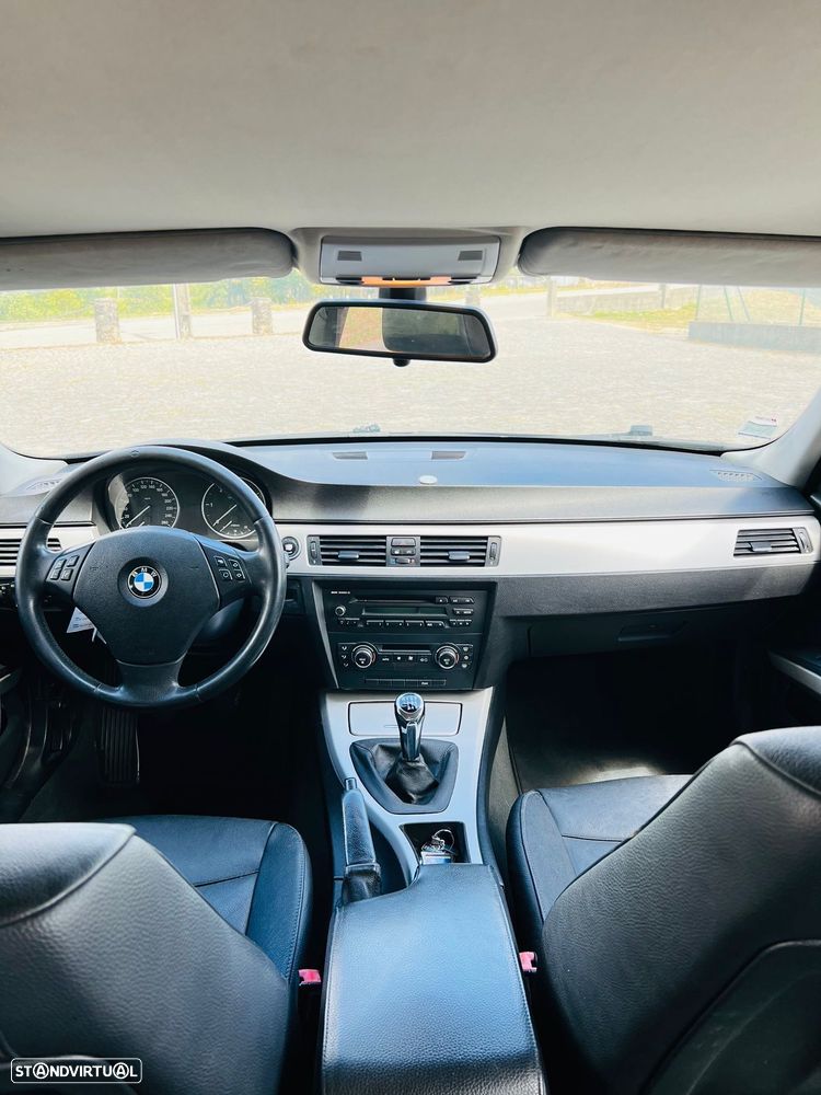 BMW 320 d Touring - 8