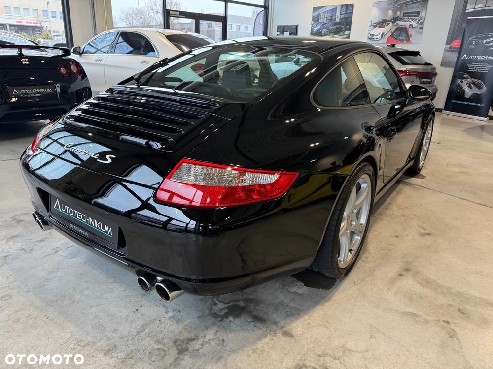 Porsche 911 Carrera S - 6