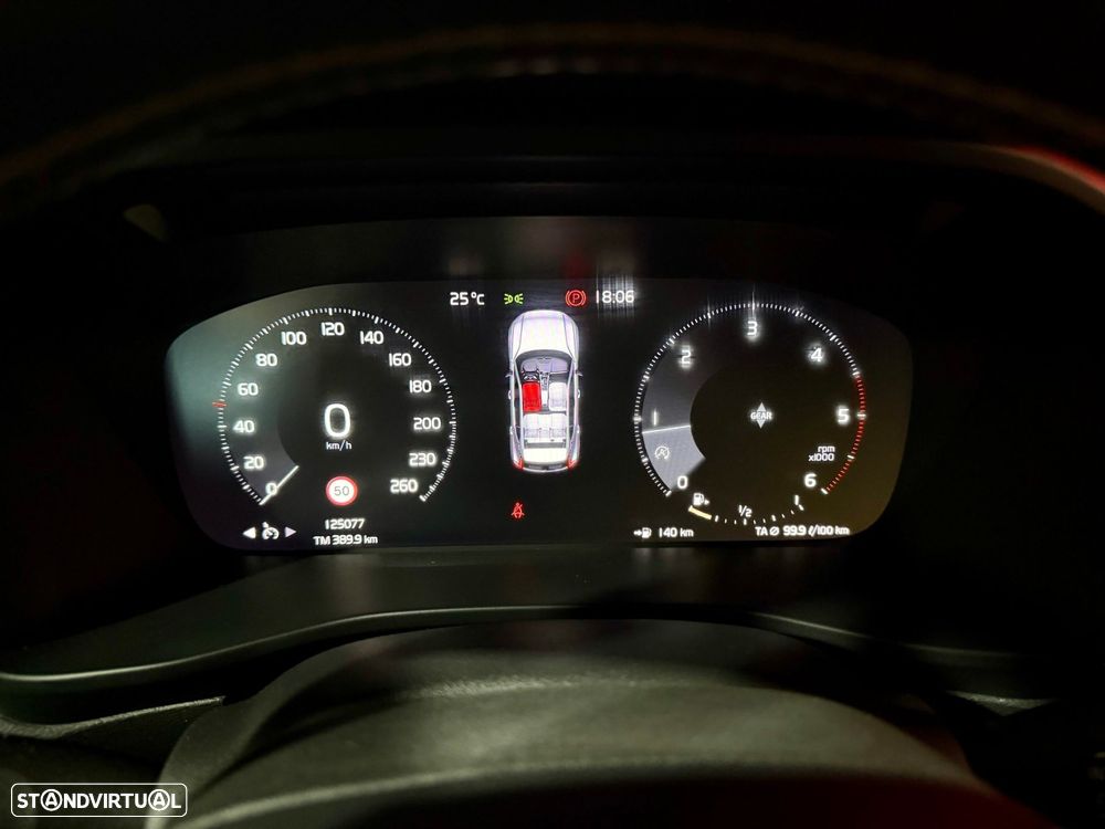 Volvo XC 40 2.0 D3 R-Design - 22