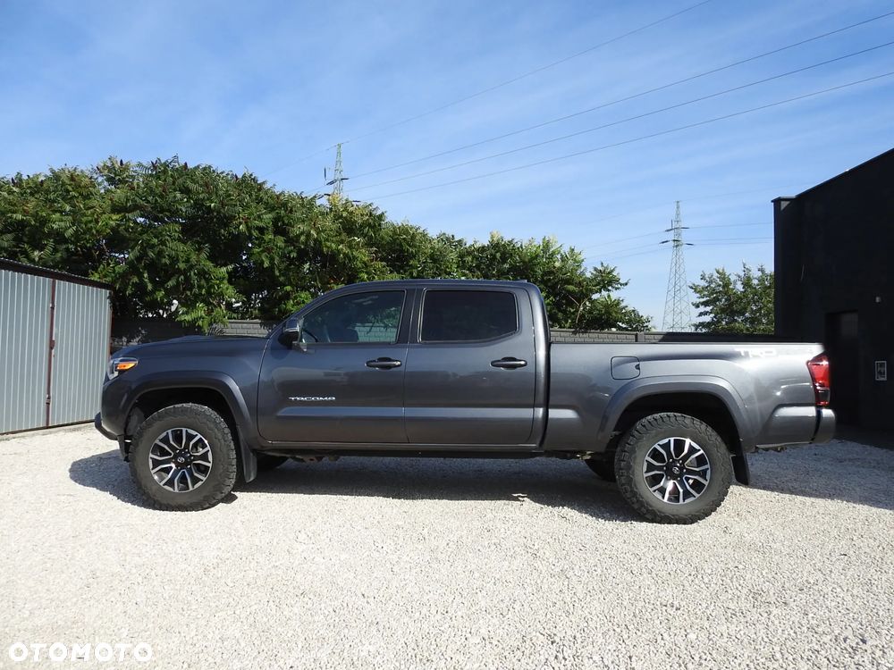 Toyota Tacoma - 8
