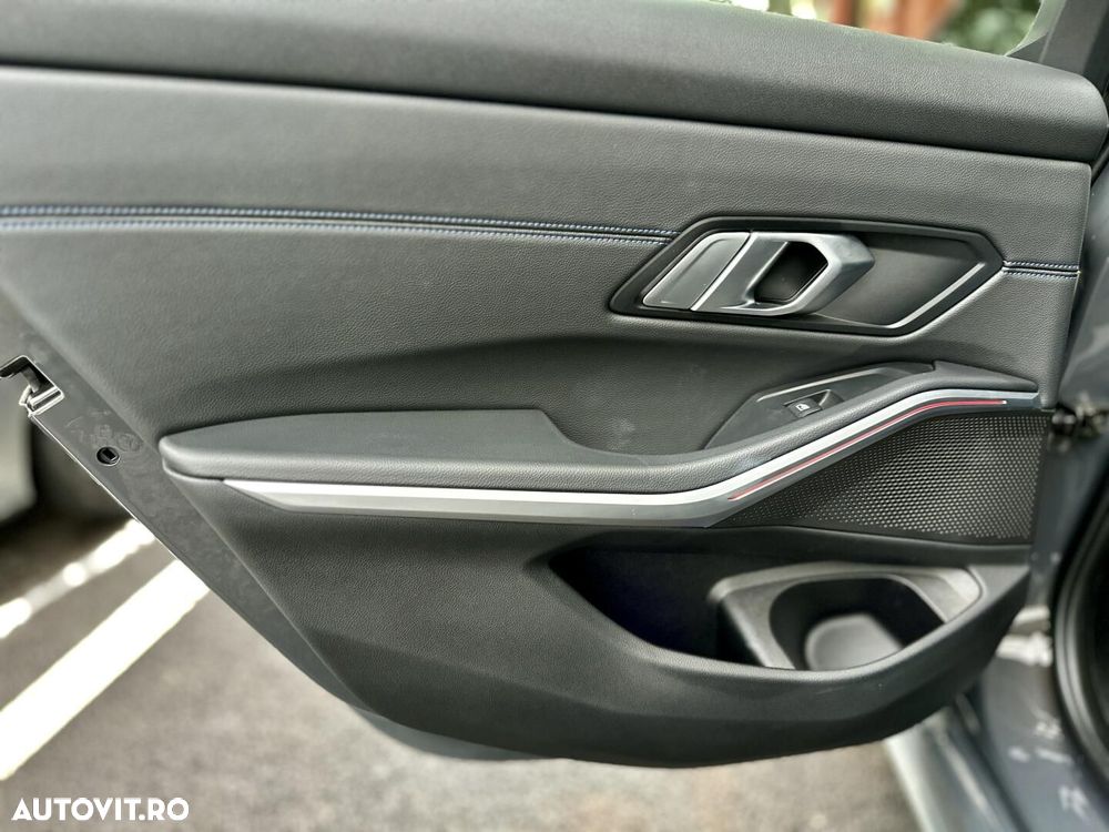 BMW Seria 3 320i xDrive Aut. Edition M Sport Shadow - 14
