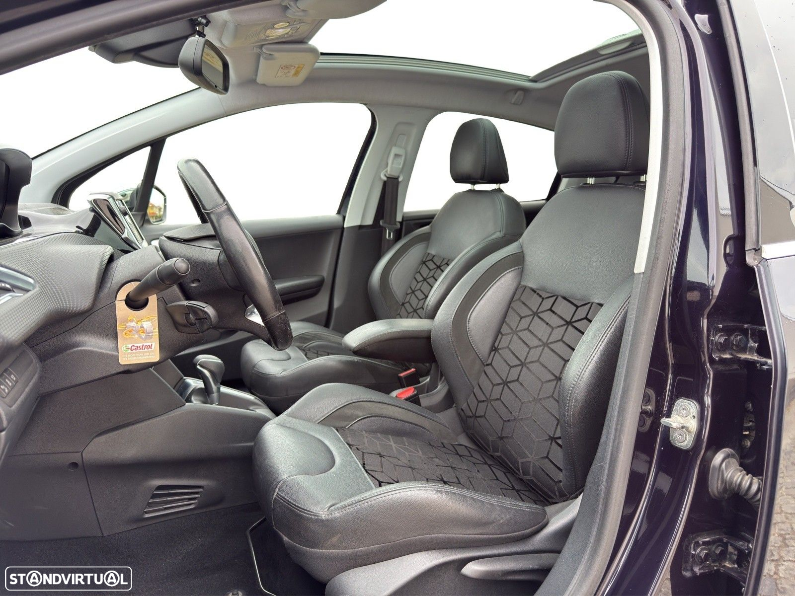 Peugeot 208 PureTech 110 Stop & Start EAT6 Signature - 11