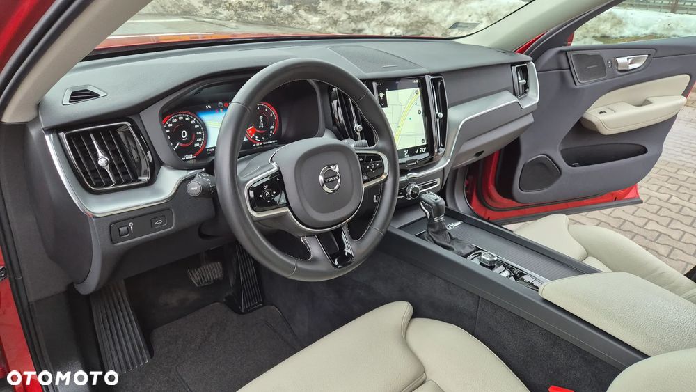 Volvo XC 60 T4 Momentum Pro - 9