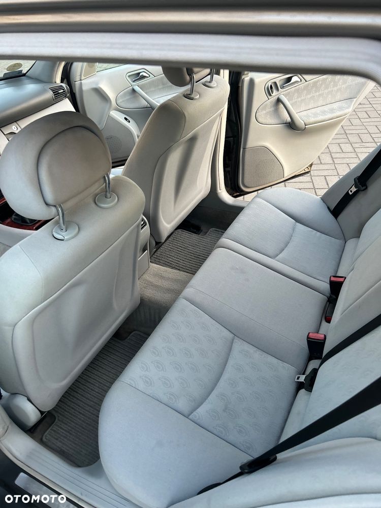 Mercedes-Benz Klasa C 200 T CDI Classic - 11