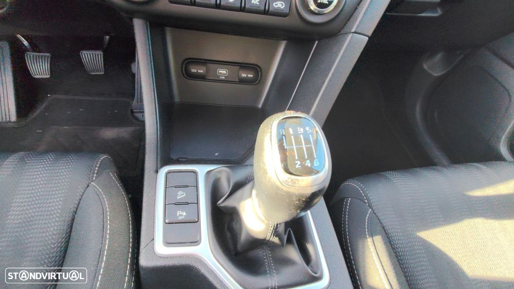 Kia Sportage 1.6 CRDi ISG MHEV Urban - 31